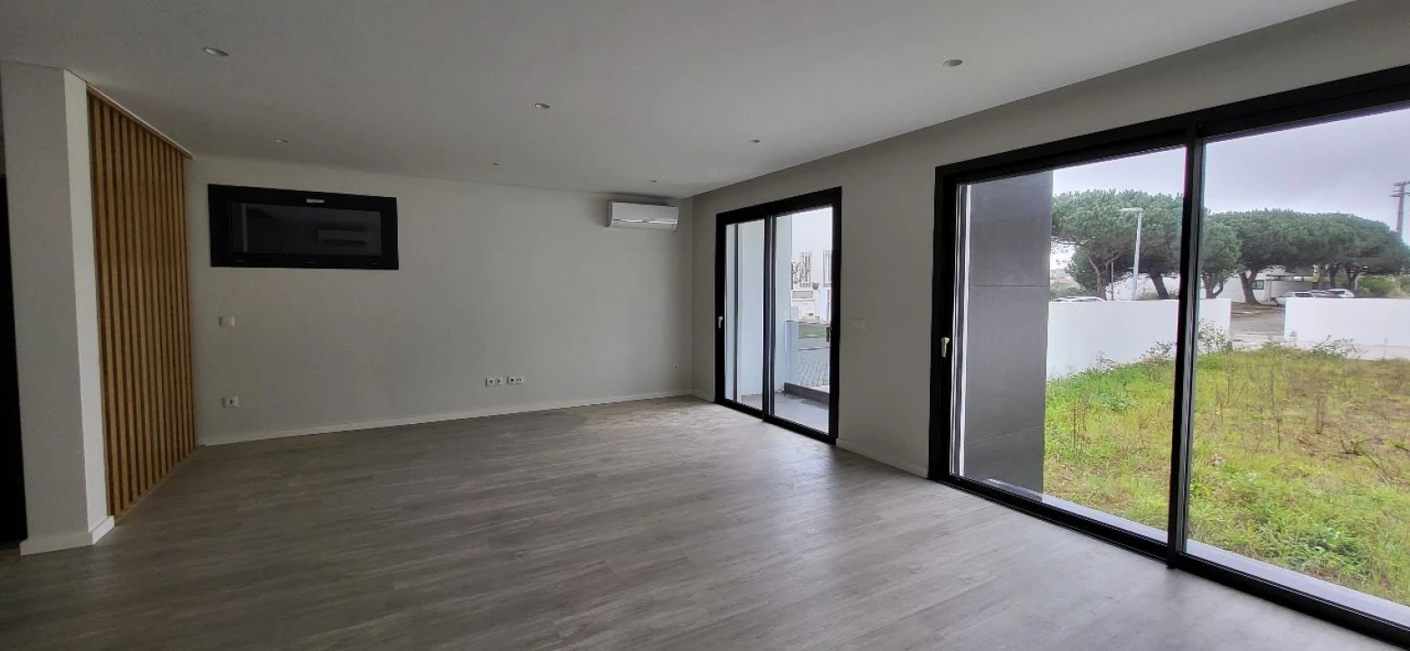 Moradia T4 para Venda em Espinho Foto 5