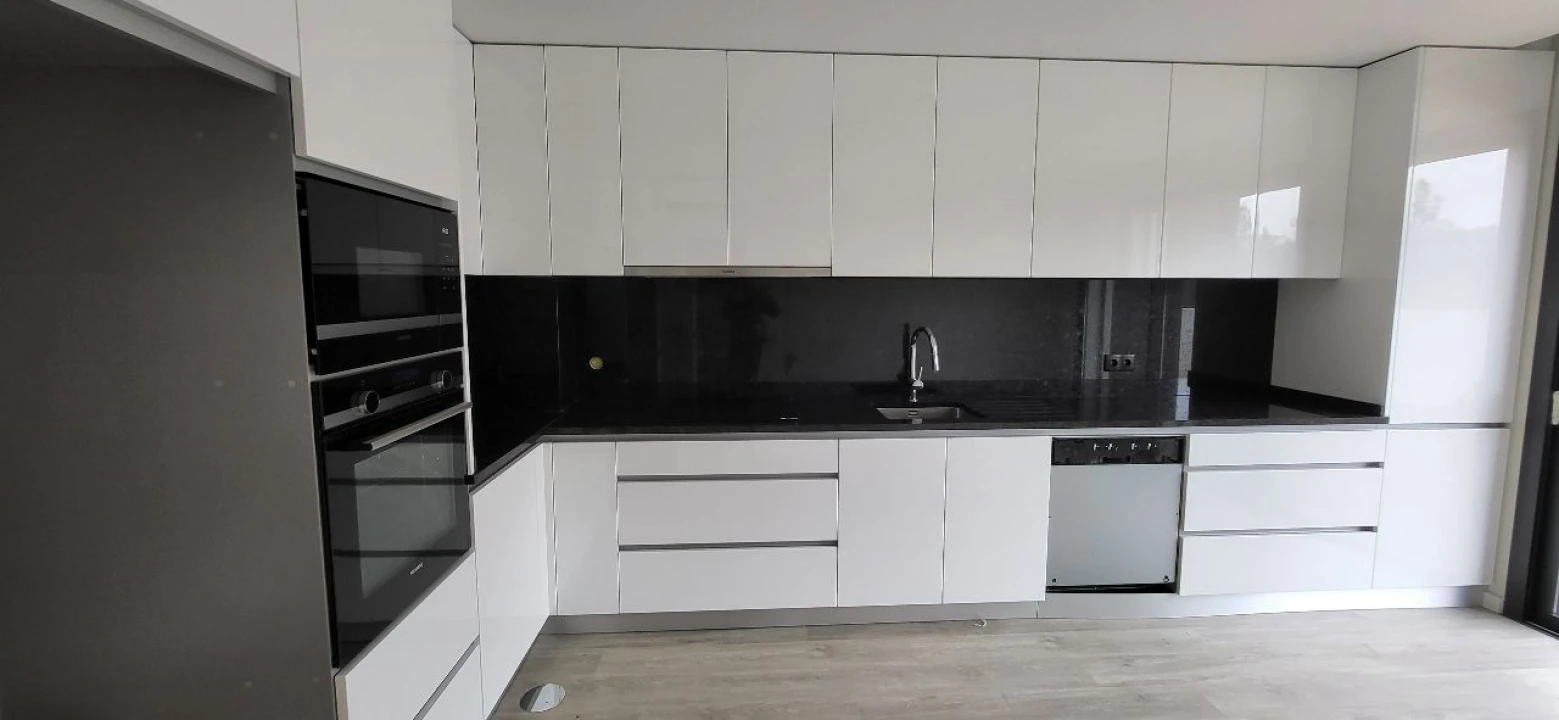 Moradia T4 para Venda em Espinho Foto 2