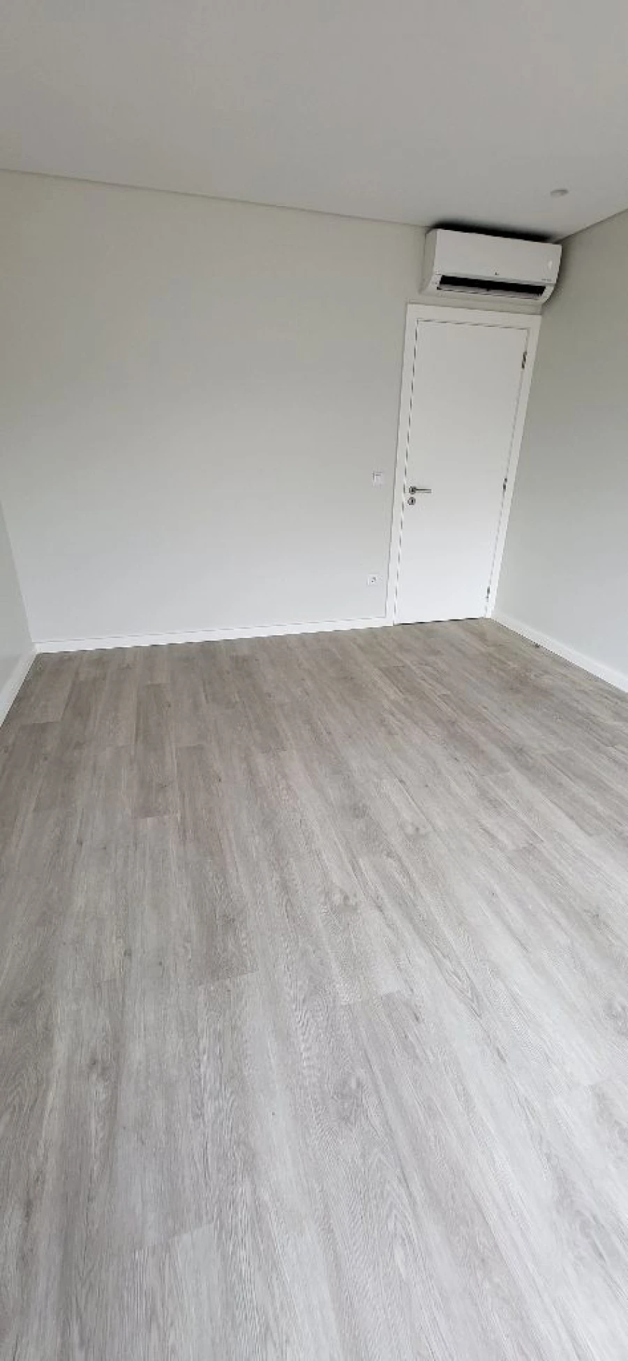 Moradia T4 para Venda em Espinho Foto 13