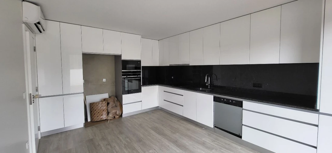 Moradia T4 para Venda em Espinho Foto 4