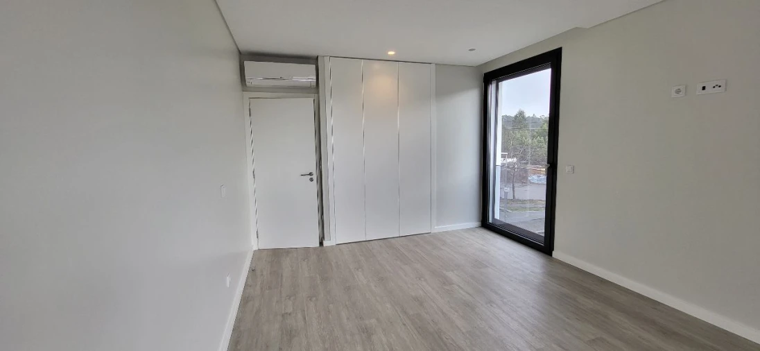 Moradia T4 para Venda em Espinho Foto 22