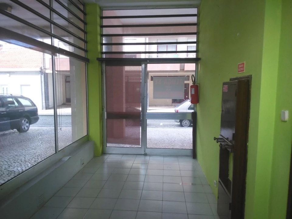 Loja para Arrendamento em Espinho Foto 4