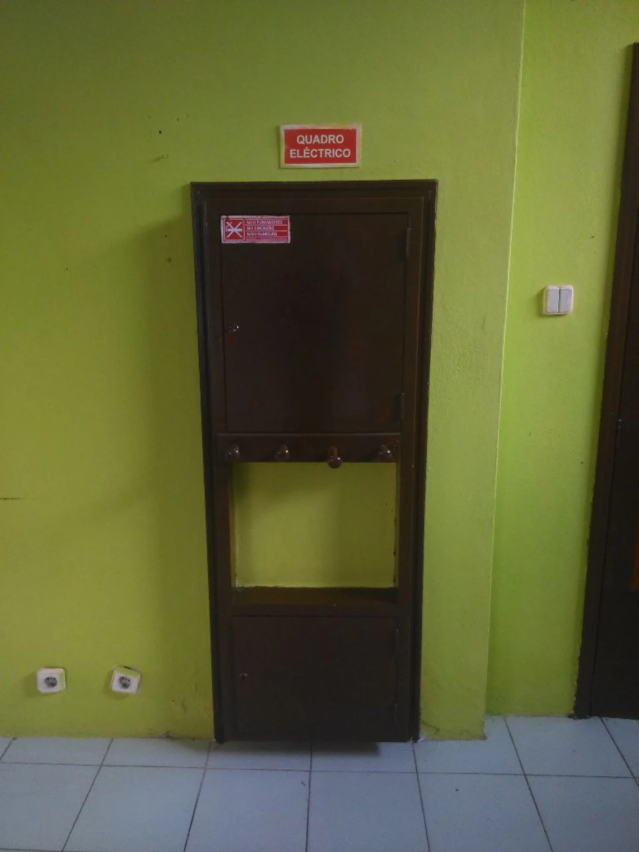 Loja para Arrendamento em Espinho Foto 9