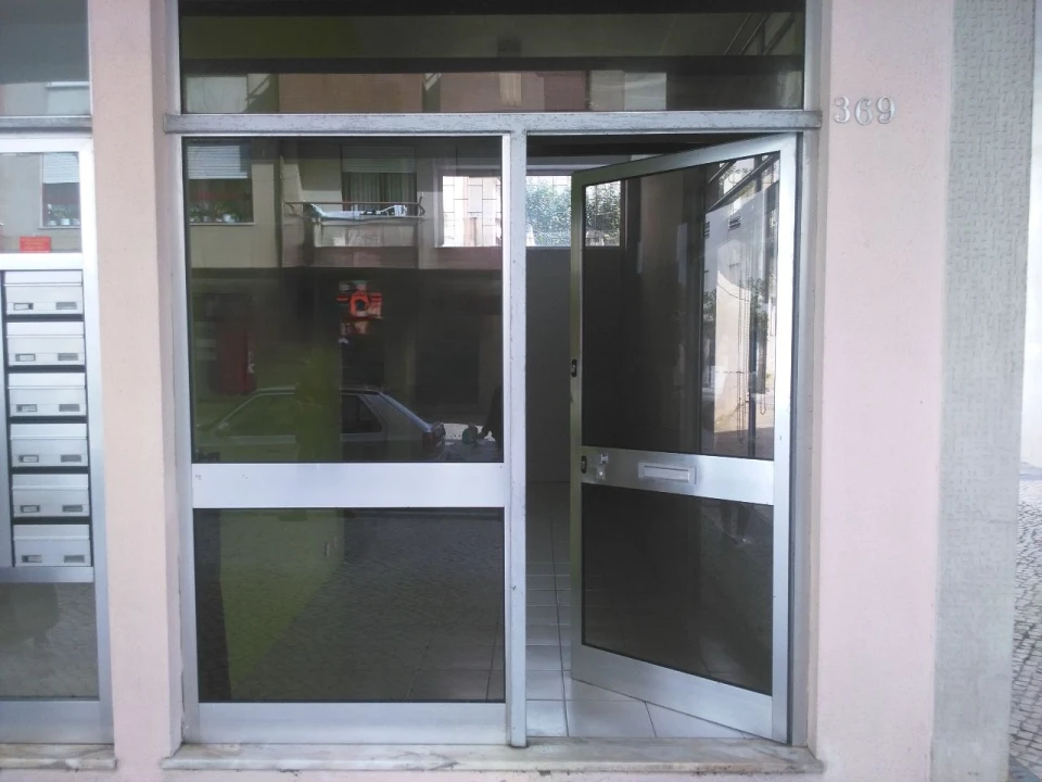 Loja para Arrendamento em Espinho Foto 3