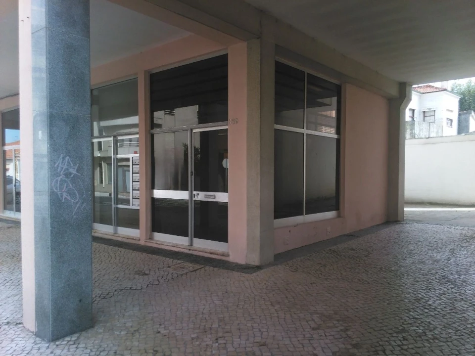 Loja para Arrendamento em Espinho Foto 1