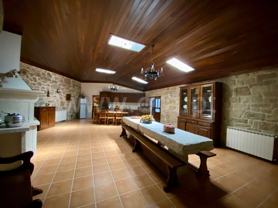 Moradia T5 para Venda em Póvoa de Lanhoso Foto 6