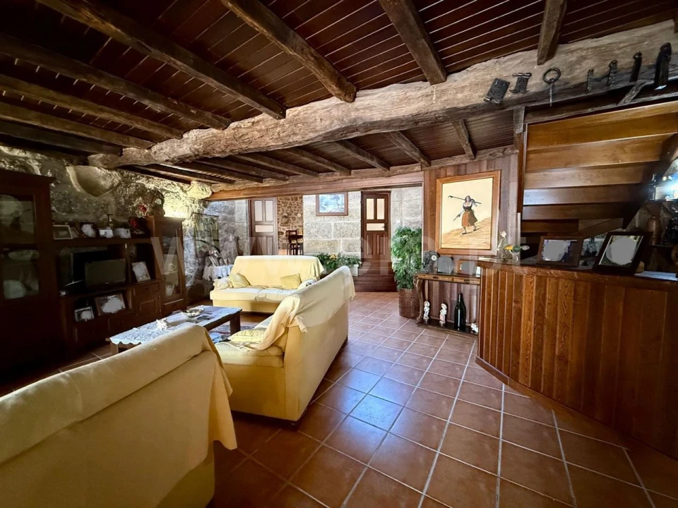 Moradia T5 para Venda em Póvoa de Lanhoso Foto 11