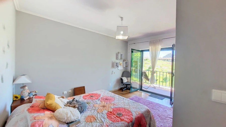 Moradia T3 para Venda em Oliveira do Hospital Foto 4