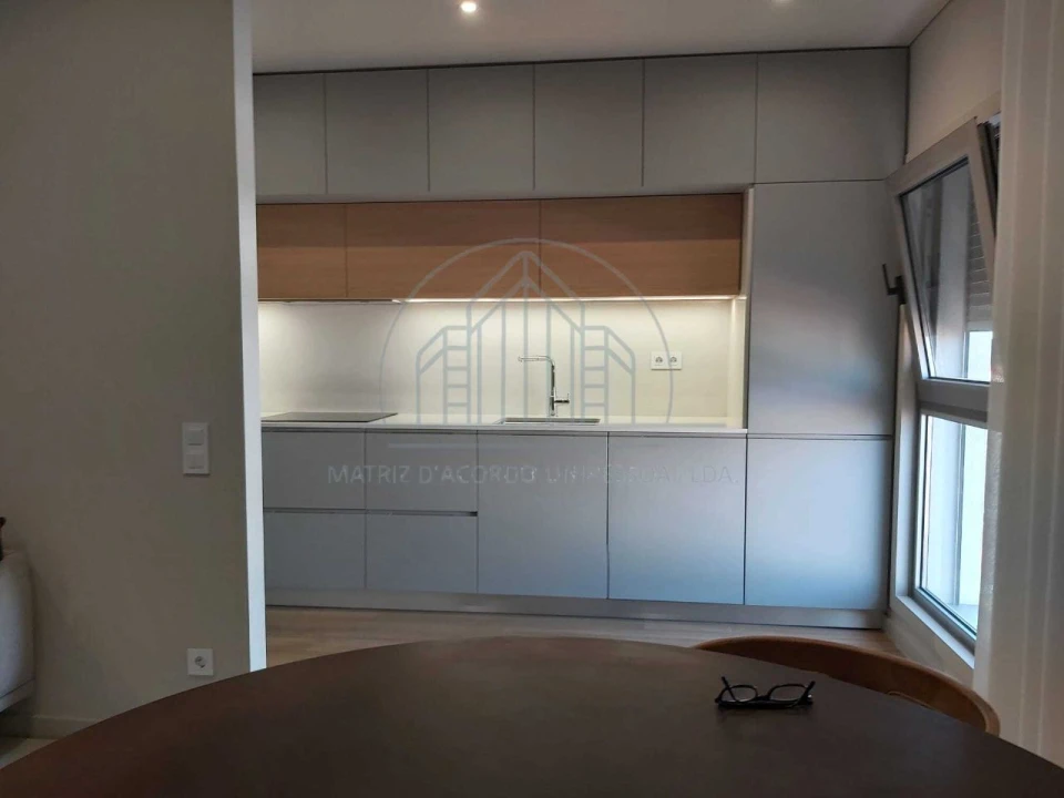 Apartamento T2 para Arrendamento em Porto Foto 1