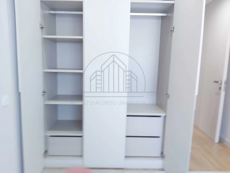 Apartamento T2 para Arrendamento em Porto Foto 21