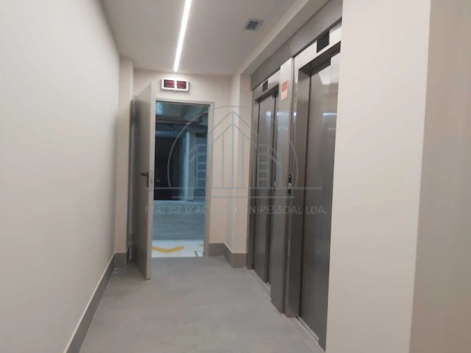 Apartamento T2 para Arrendamento em Porto Foto 20