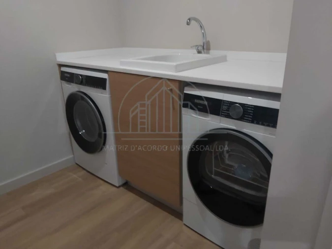 Apartamento T2 para Arrendamento em Porto Foto 5