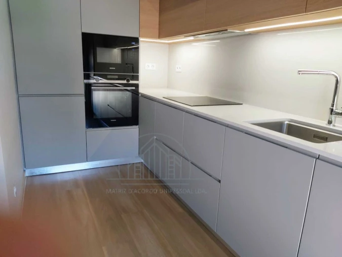 Apartamento T2 para Arrendamento em Porto Foto 4