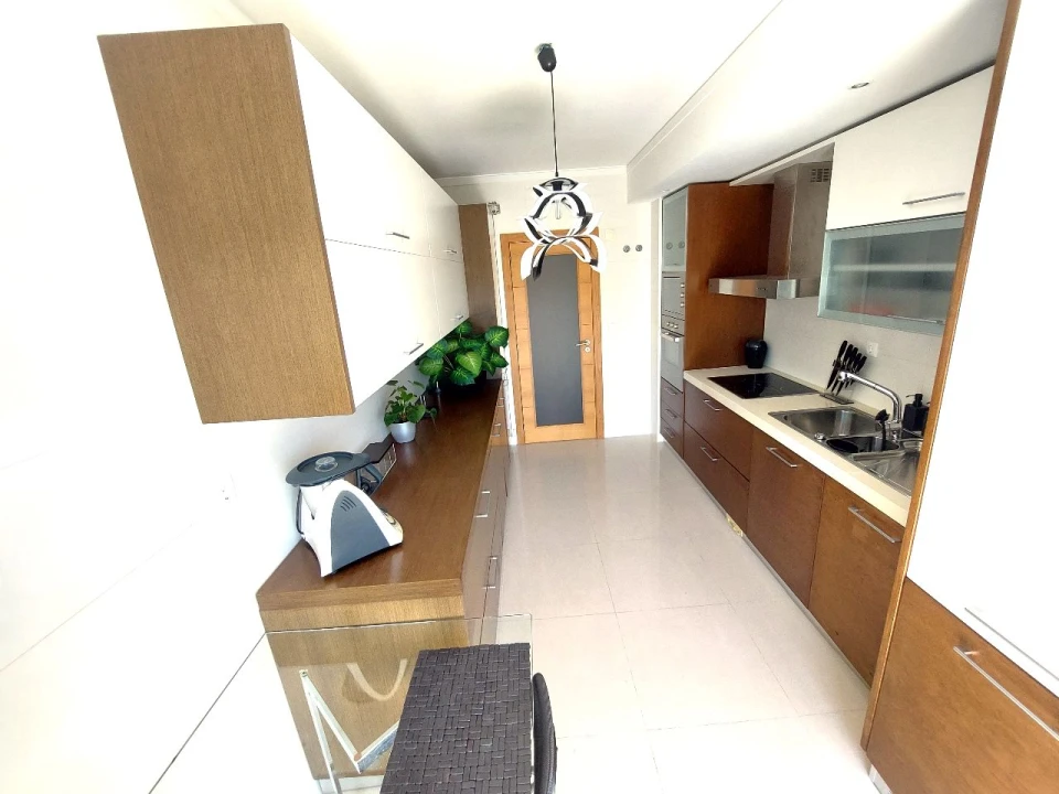 Apartamento T2 para Venda em Amadora Foto 12