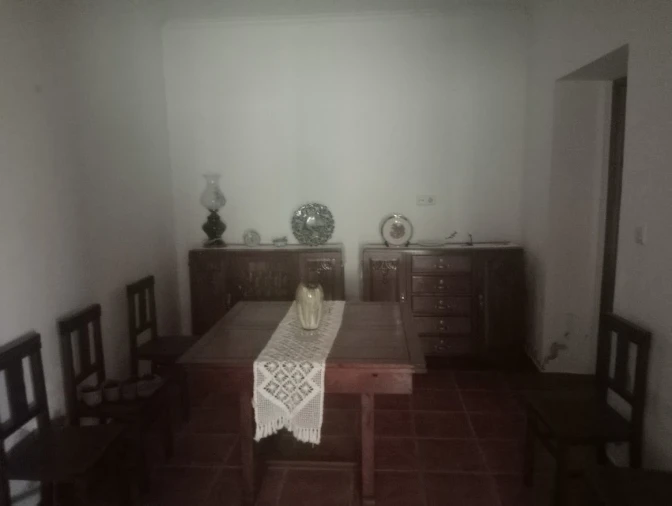 Moradia T4 para Venda em Mourão Foto 1