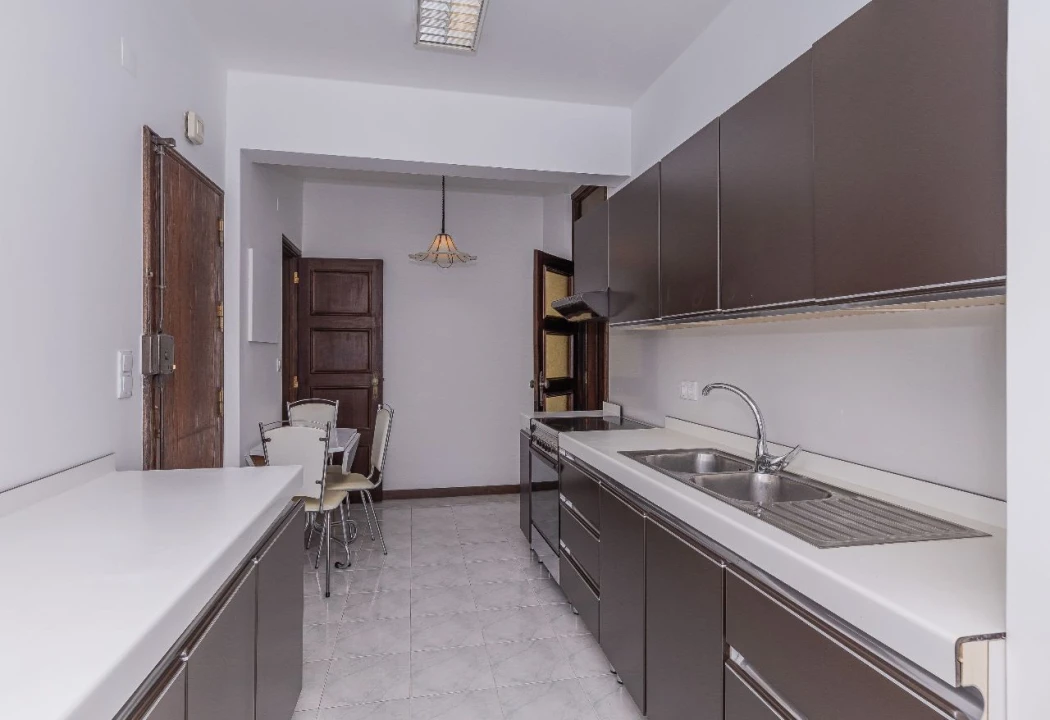 Apartamento T4 para Arrendamento em Oeiras Foto 8