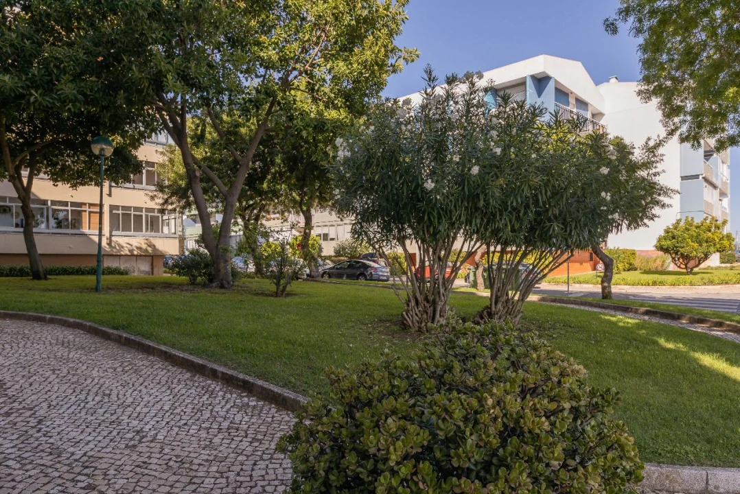 Apartamento T4 para Arrendamento em Oeiras Foto 22