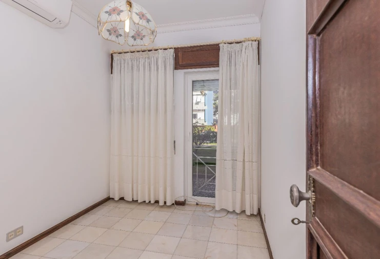 Apartamento T4 para Arrendamento em Oeiras Foto 6