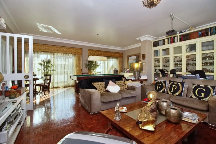 Apartamento T6 para Venda em Lisboa Foto 9