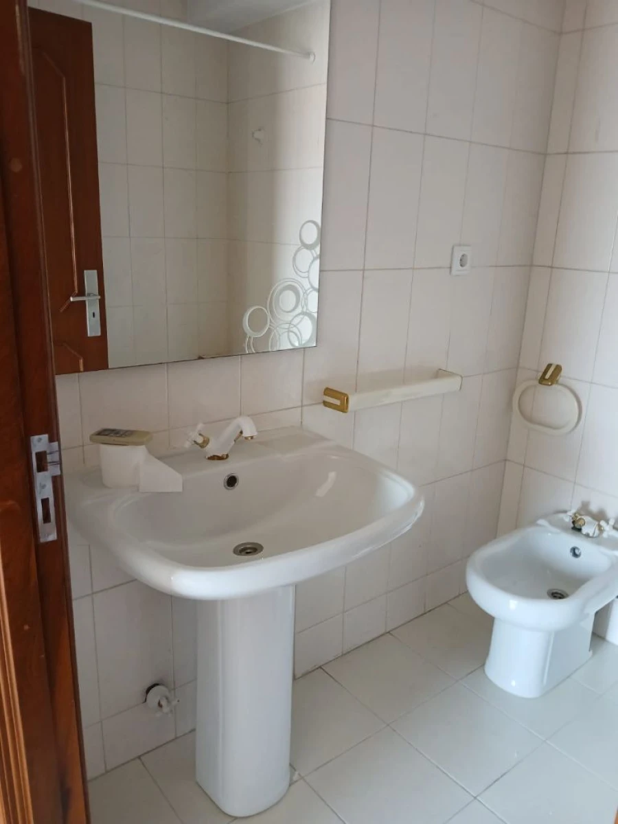 Apartamento T3 para Arrendamento em Lousada Foto 3