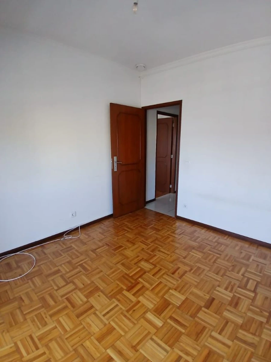 Apartamento T3 para Arrendamento em Lousada Foto 7