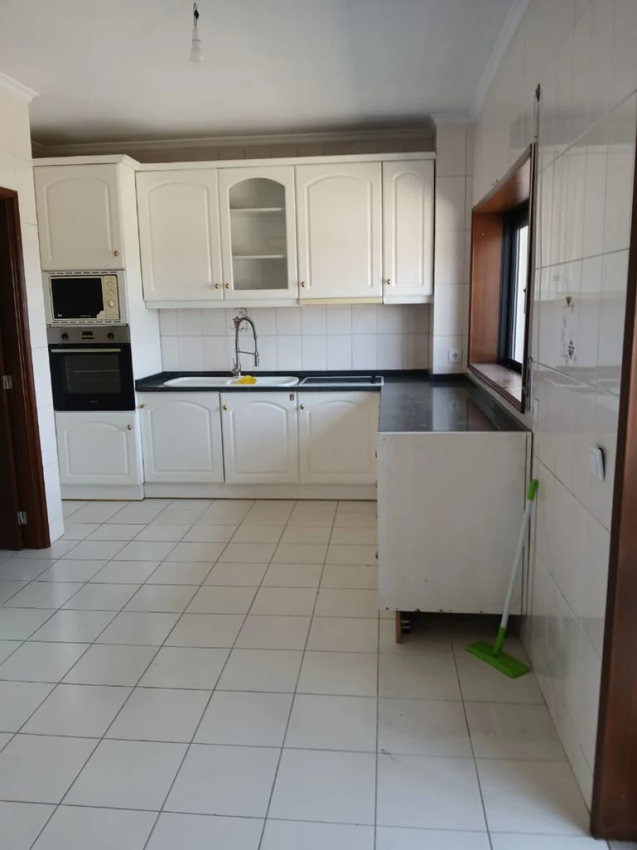 Apartamento T3 para Arrendamento em Lousada Foto 22