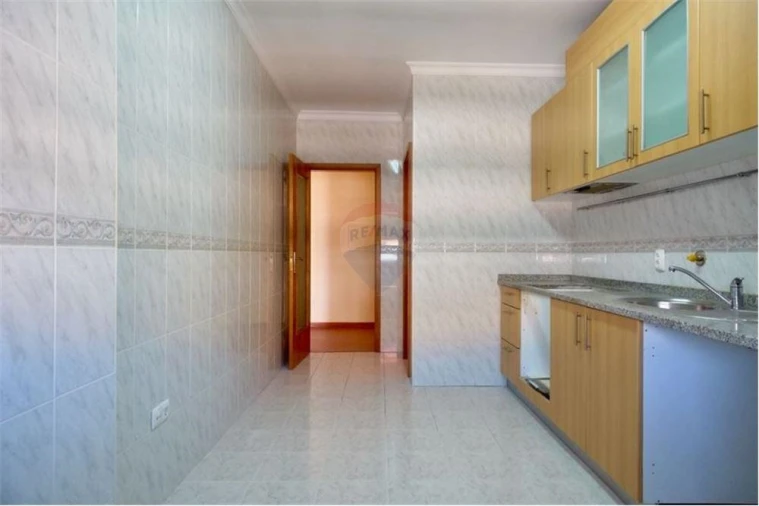 Apartamento para Arrendamento em Oliveira do Bairro Foto 9