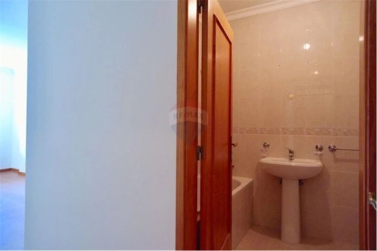 Apartamento para Arrendamento em Oliveira do Bairro Foto 11