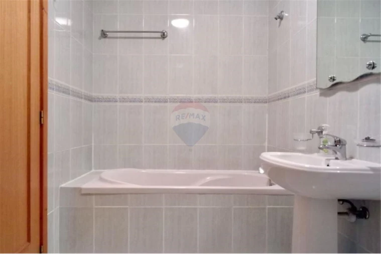 Apartamento para Arrendamento em Oliveira do Bairro Foto 14