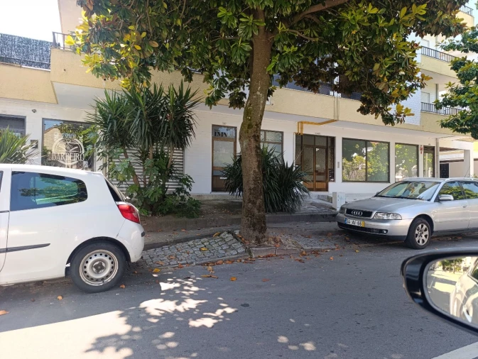 Loja para Arrendamento em Fafe Foto 4