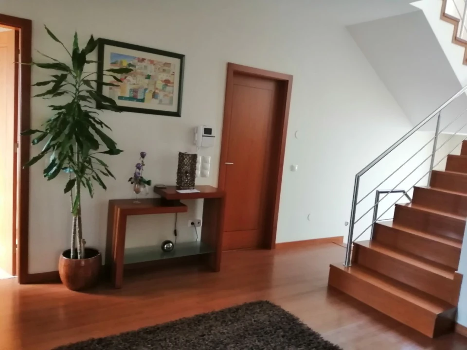 Moradia T5 para Venda em Rebordosa Foto 2