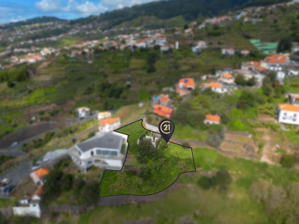 Terreno P/ Prédio para Venda em Calheta Foto 3