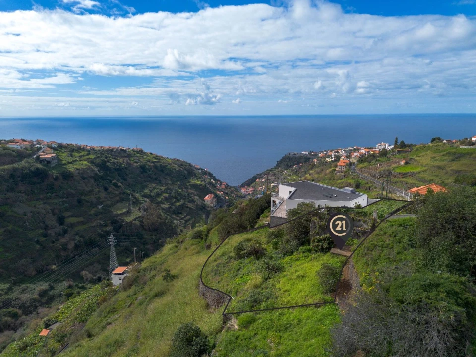 Terreno P/ Prédio para Venda em Calheta Foto 1