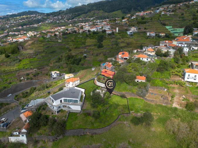 Terreno P/ Prédio para Venda em Calheta Foto 5