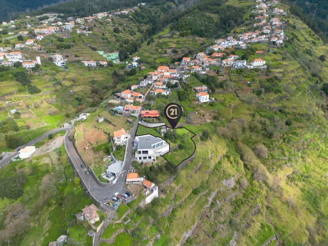 Terreno P/ Prédio para Venda em Calheta Foto 9