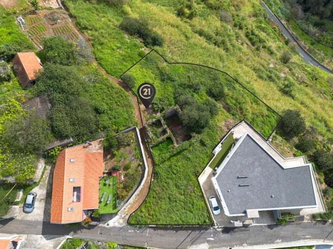 Terreno P/ Prédio para Venda em Calheta Foto 13