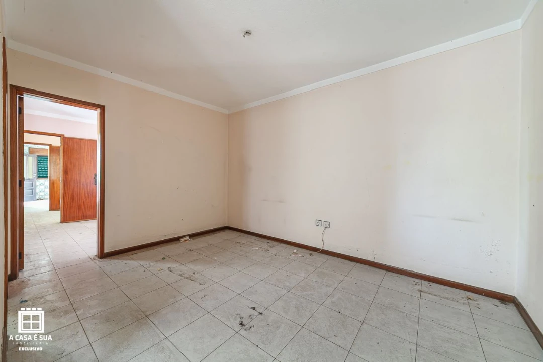 Moradia T4 para Venda em Alpossos Foto 7