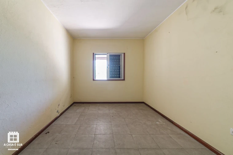 Moradia T4 para Venda em Alpossos Foto 10