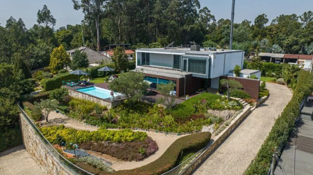 Moradia T4 para Venda em Cruz Foto 4