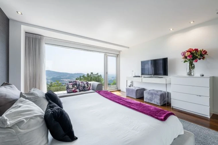 Moradia T4 para Venda em Cruz Foto 7