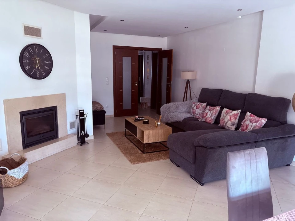 Apartamento T2 para Arrendamento em Venda do Pinheiro Foto 2