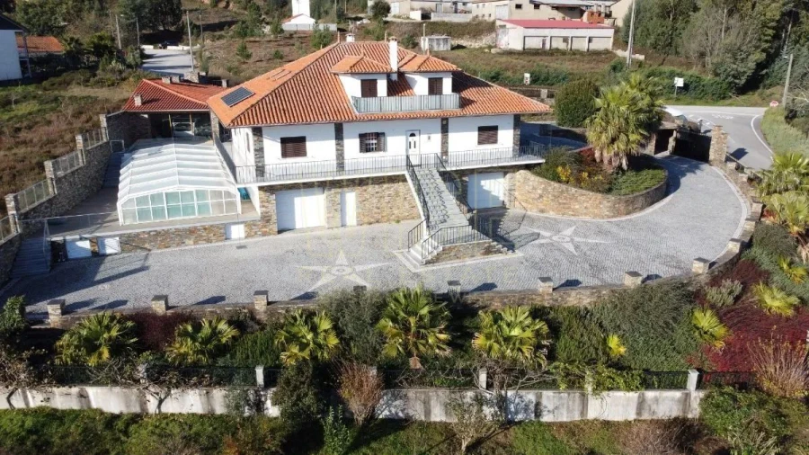 Moradia T5 para Venda em Esporão Foto 6