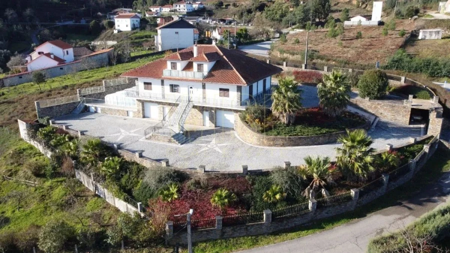 Moradia T5 para Venda em Esporão Foto 5