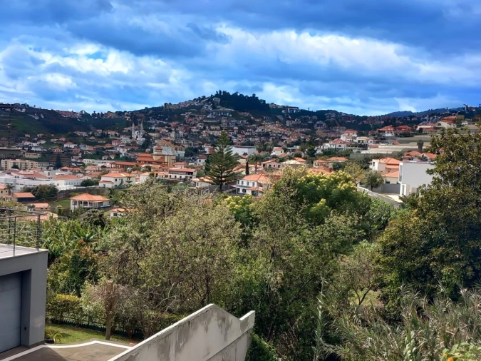 Terreno P/ Prédio para Venda em Funchal