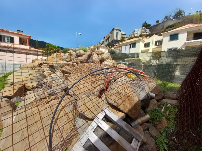 Terreno P/ Prédio para Venda em Funchal Foto 2