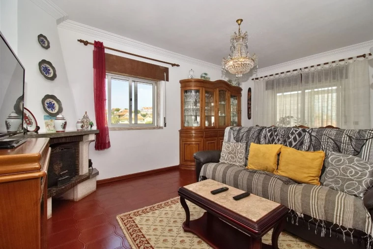 Moradia T4 para Venda em Porto Salvo Foto 12