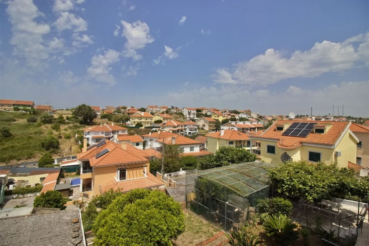 Moradia T4 para Venda em Porto Salvo Foto 5