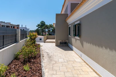 Moradia T5 para Venda em Sampaio