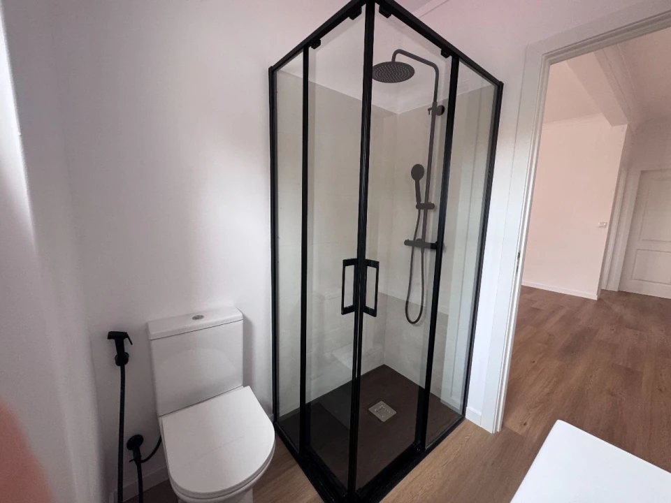 Apartamento T2 para Venda em Linda-a-Velha Foto 10