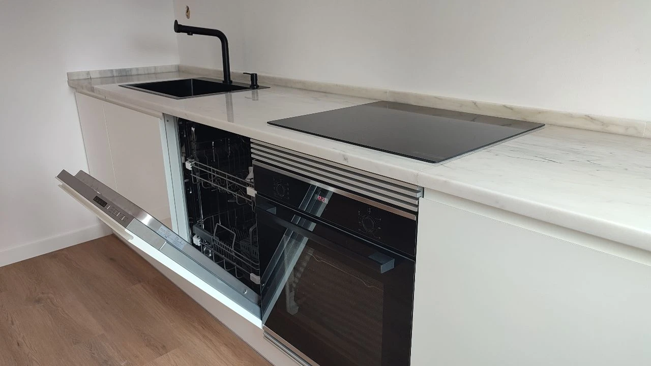 Apartamento T2 para Venda em Linda-a-Velha Foto 6